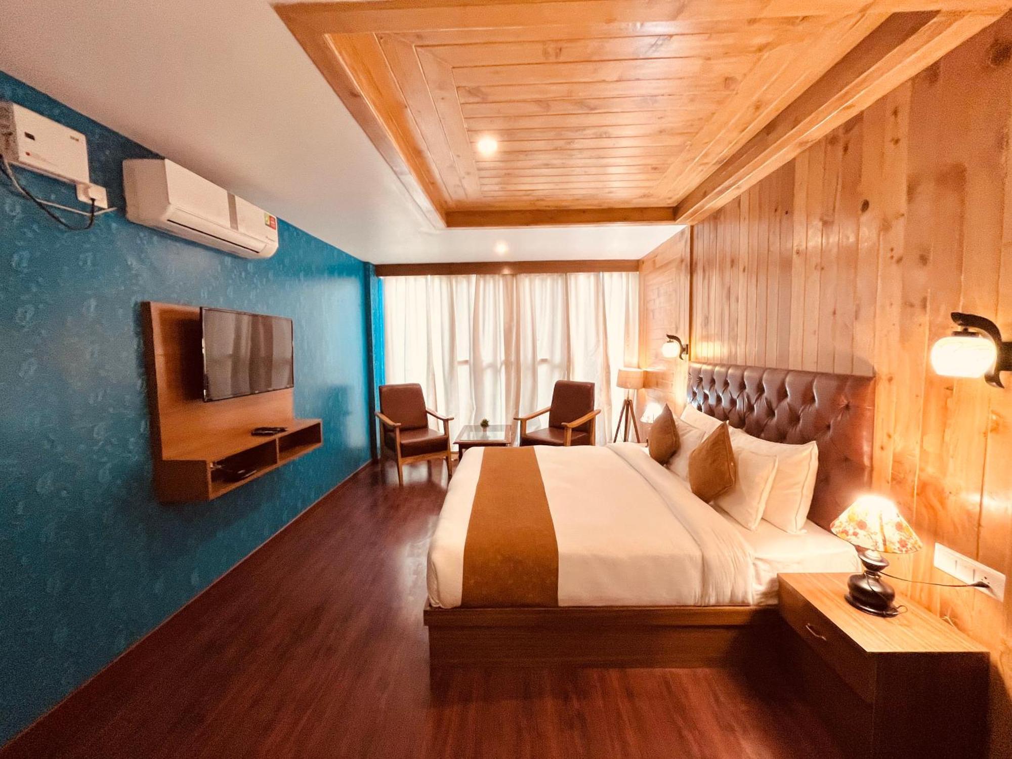 Vista Resort, Manali - ! Near Mall Road !! Hot & Cold Ac Rooms !! Best Selling !! Big Parking !! Luxury Collection !! Open Terrace !! Lift !! Playing Zone !! Property Of The Year ! Buitenkant foto
