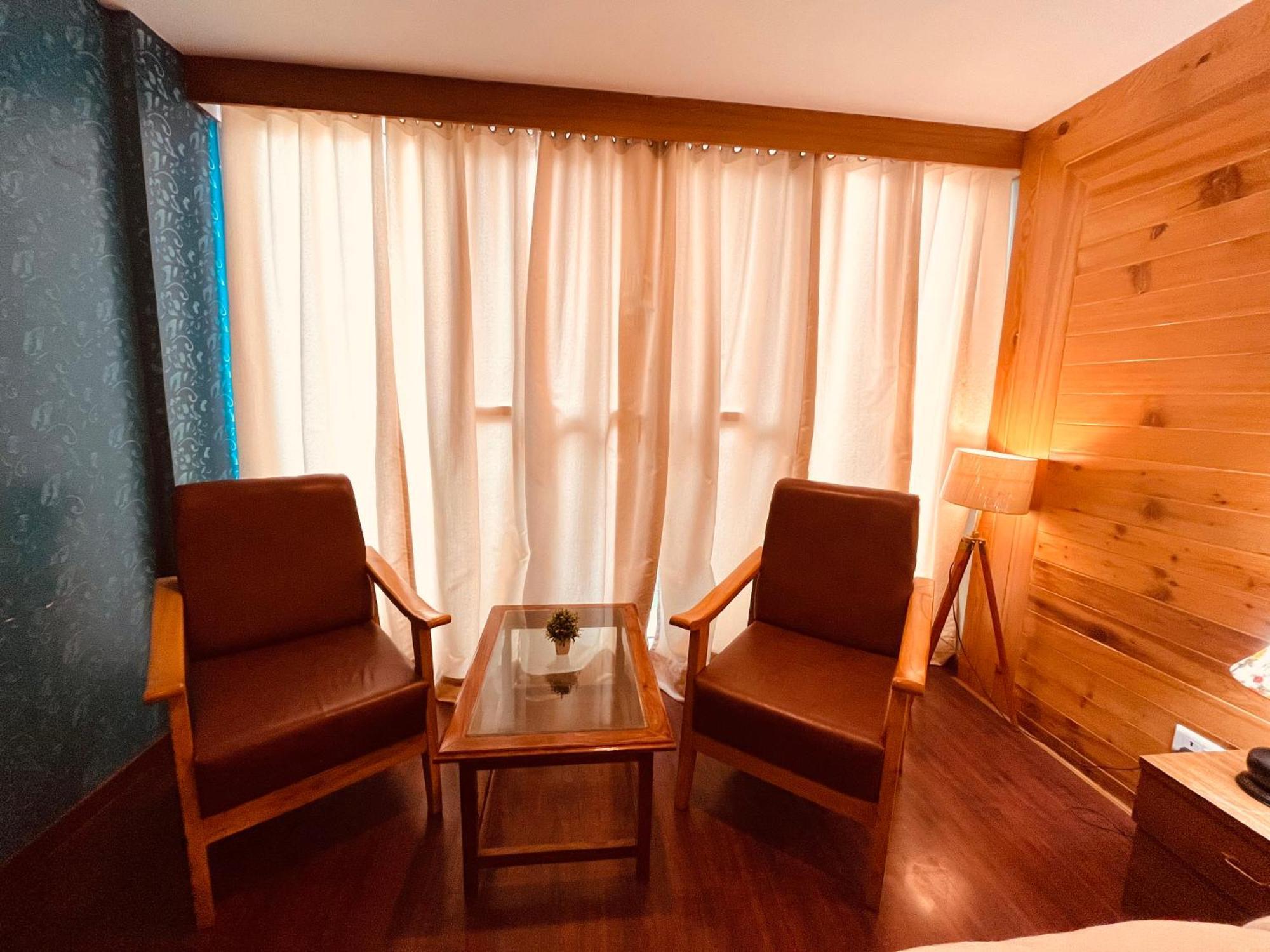 Vista Resort, Manali - ! Near Mall Road !! Hot & Cold Ac Rooms !! Best Selling !! Big Parking !! Luxury Collection !! Open Terrace !! Lift !! Playing Zone !! Property Of The Year ! Buitenkant foto