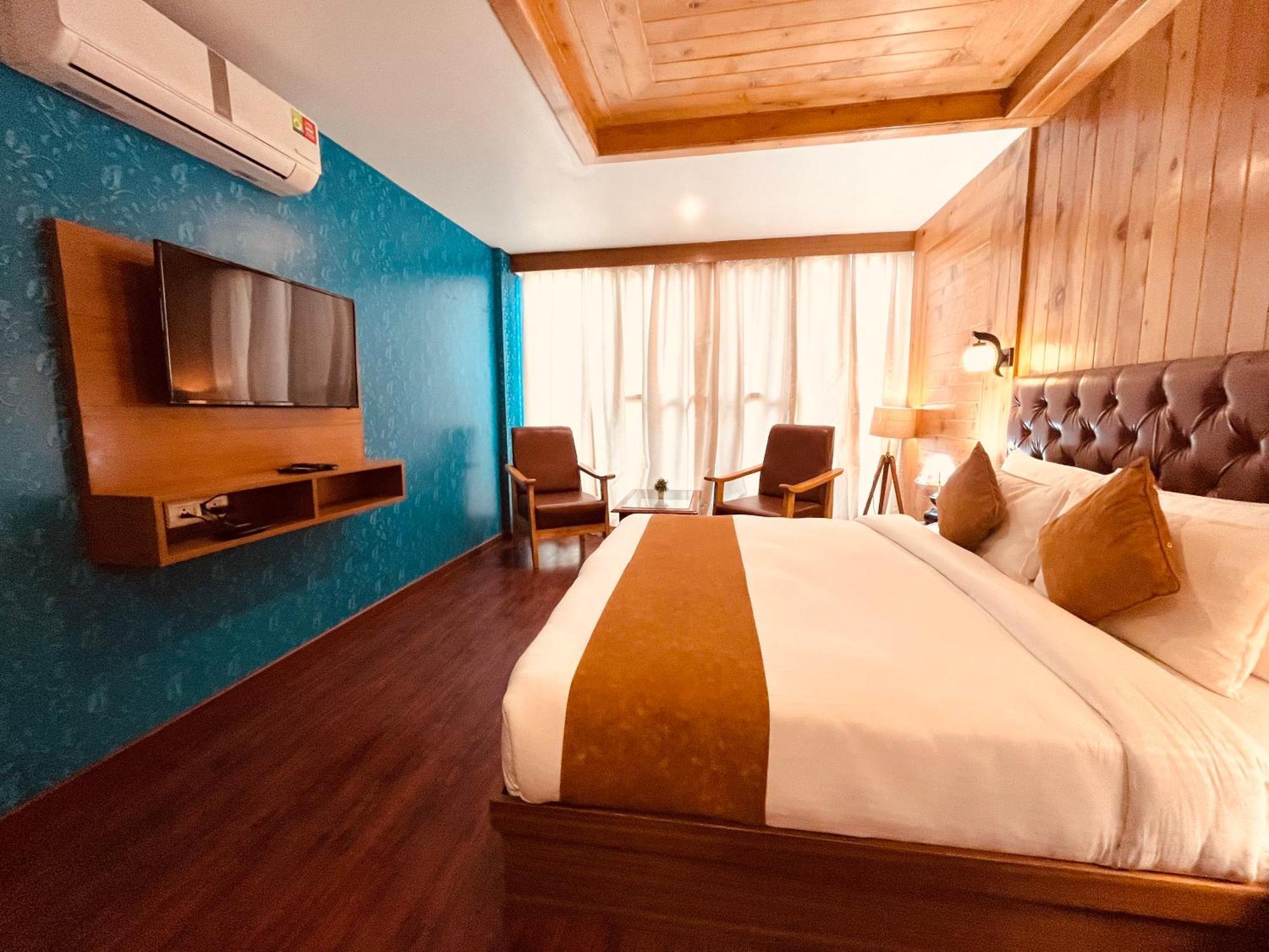 Vista Resort, Manali - ! Near Mall Road !! Hot & Cold Ac Rooms !! Best Selling !! Big Parking !! Luxury Collection !! Open Terrace !! Lift !! Playing Zone !! Property Of The Year ! Buitenkant foto