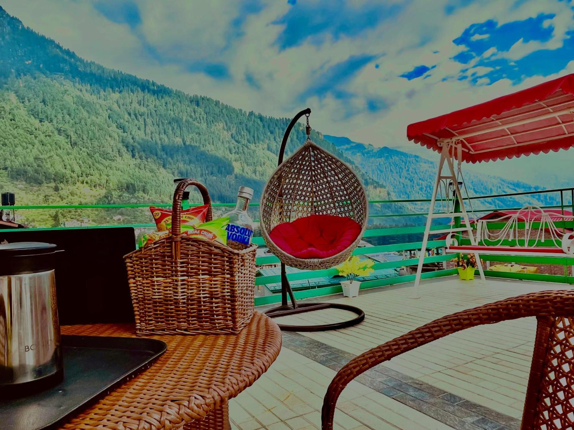 Vista Resort, Manali - ! Near Mall Road !! Hot & Cold Ac Rooms !! Best Selling !! Big Parking !! Luxury Collection !! Open Terrace !! Lift !! Playing Zone !! Property Of The Year ! Buitenkant foto