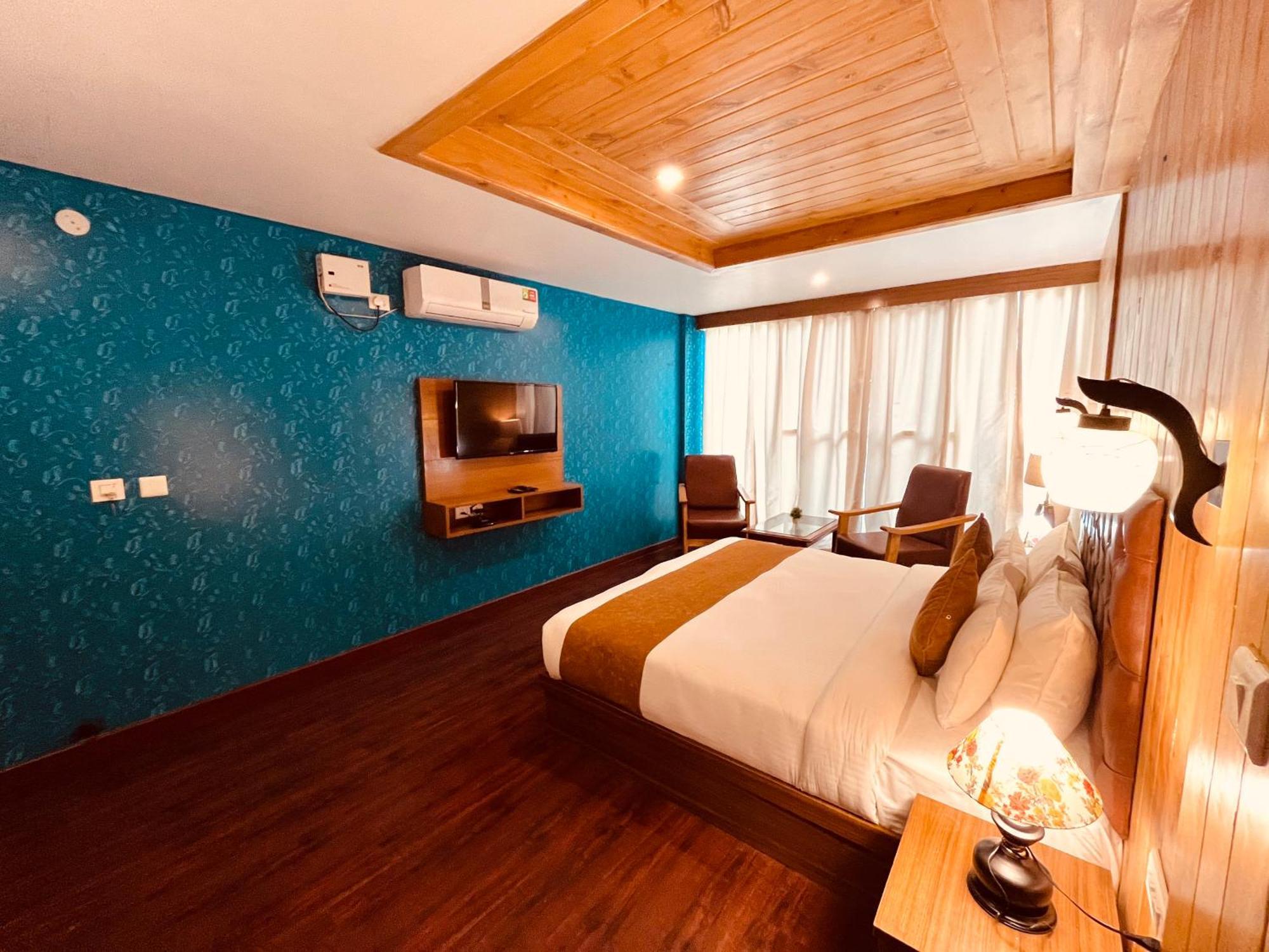 Vista Resort, Manali - ! Near Mall Road !! Hot & Cold Ac Rooms !! Best Selling !! Big Parking !! Luxury Collection !! Open Terrace !! Lift !! Playing Zone !! Property Of The Year ! Buitenkant foto