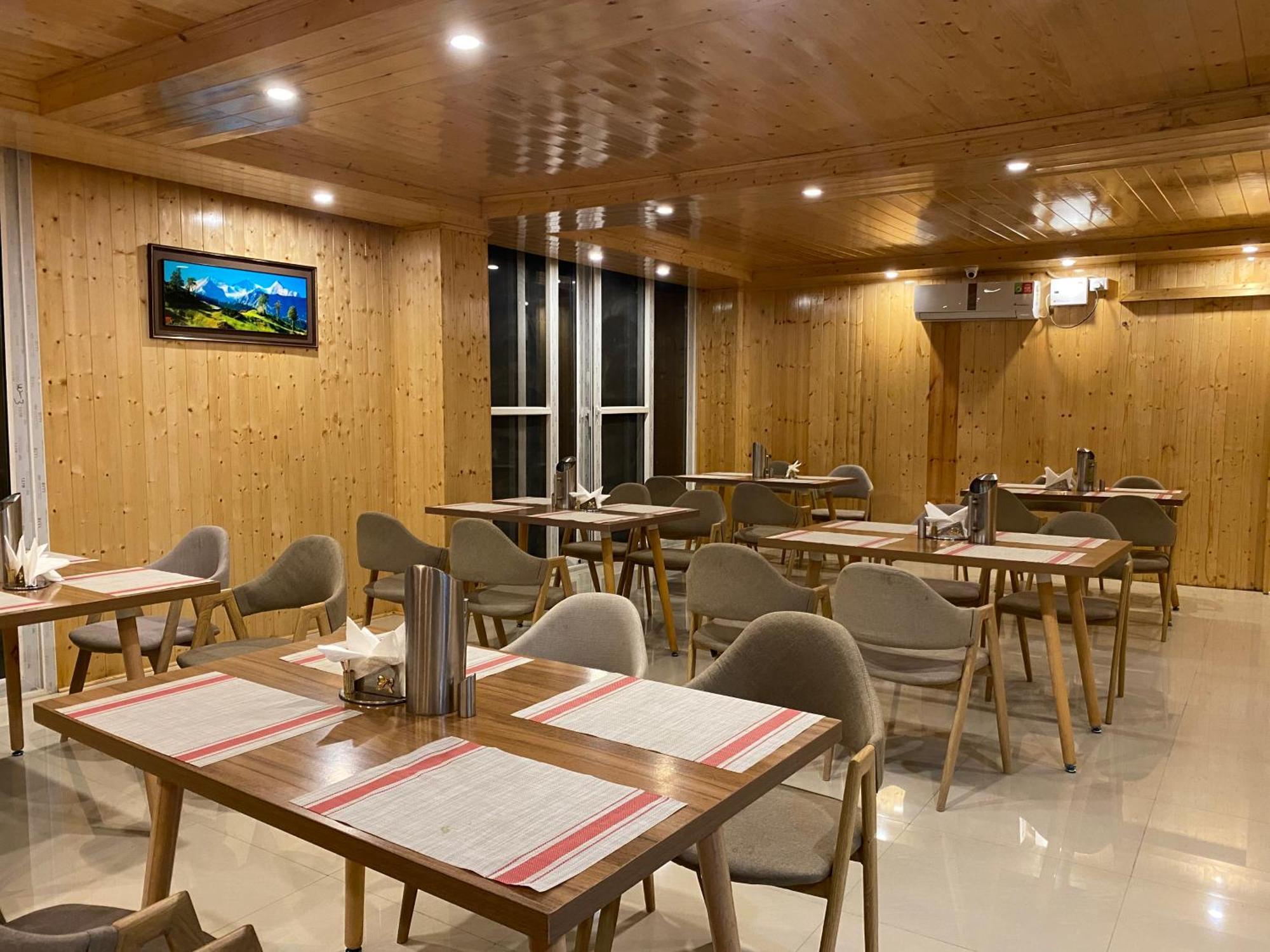 Vista Resort, Manali - ! Near Mall Road !! Hot & Cold Ac Rooms !! Best Selling !! Big Parking !! Luxury Collection !! Open Terrace !! Lift !! Playing Zone !! Property Of The Year ! Buitenkant foto