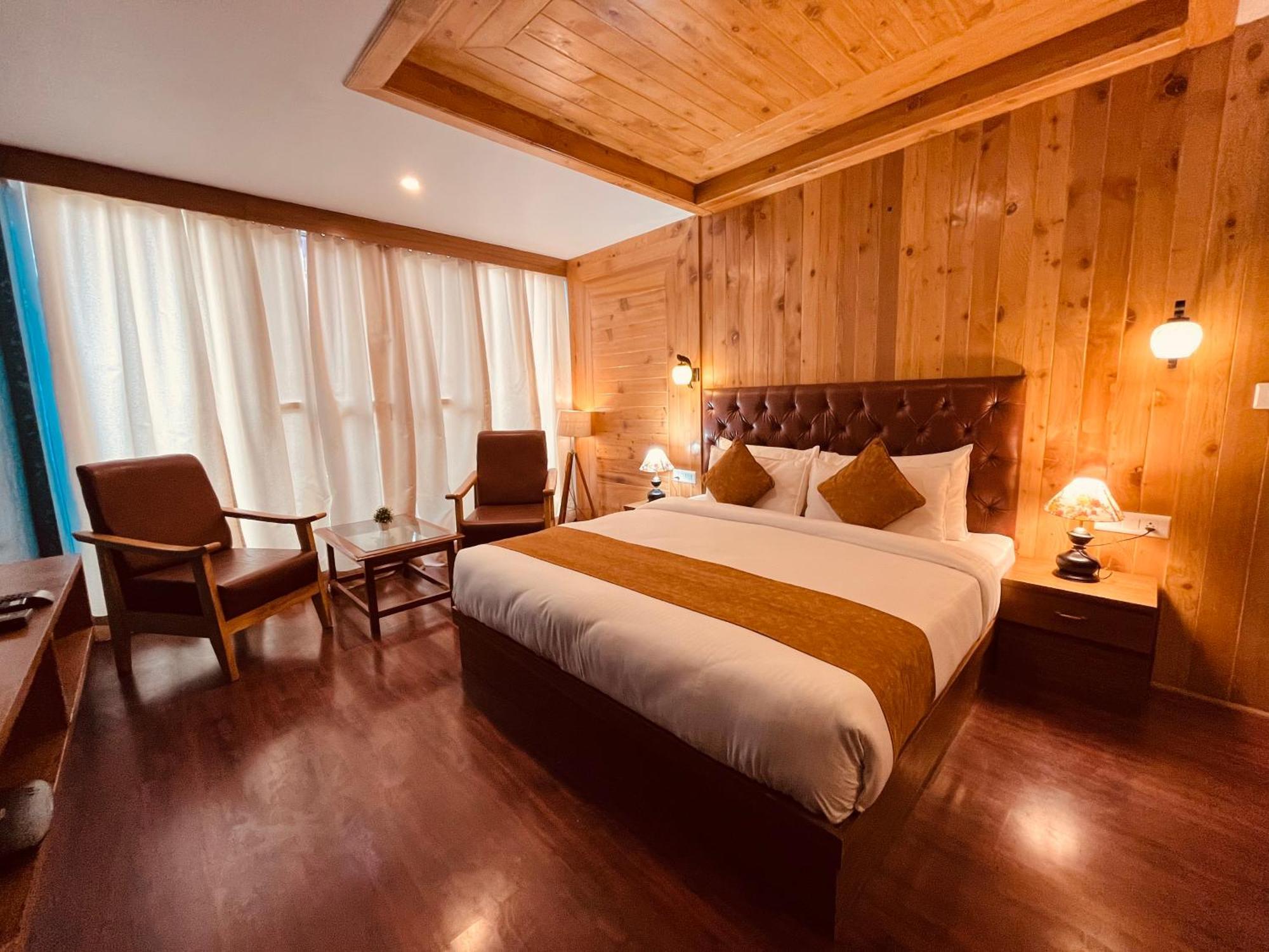 Vista Resort, Manali - ! Near Mall Road !! Hot & Cold Ac Rooms !! Best Selling !! Big Parking !! Luxury Collection !! Open Terrace !! Lift !! Playing Zone !! Property Of The Year ! Buitenkant foto