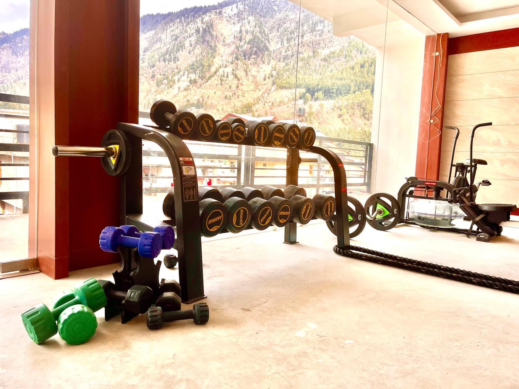 Vista Resort, Manali - ! Near Mall Road !! Hot & Cold Ac Rooms !! Best Selling !! Big Parking !! Luxury Collection !! Open Terrace !! Lift !! Playing Zone !! Property Of The Year ! Buitenkant foto