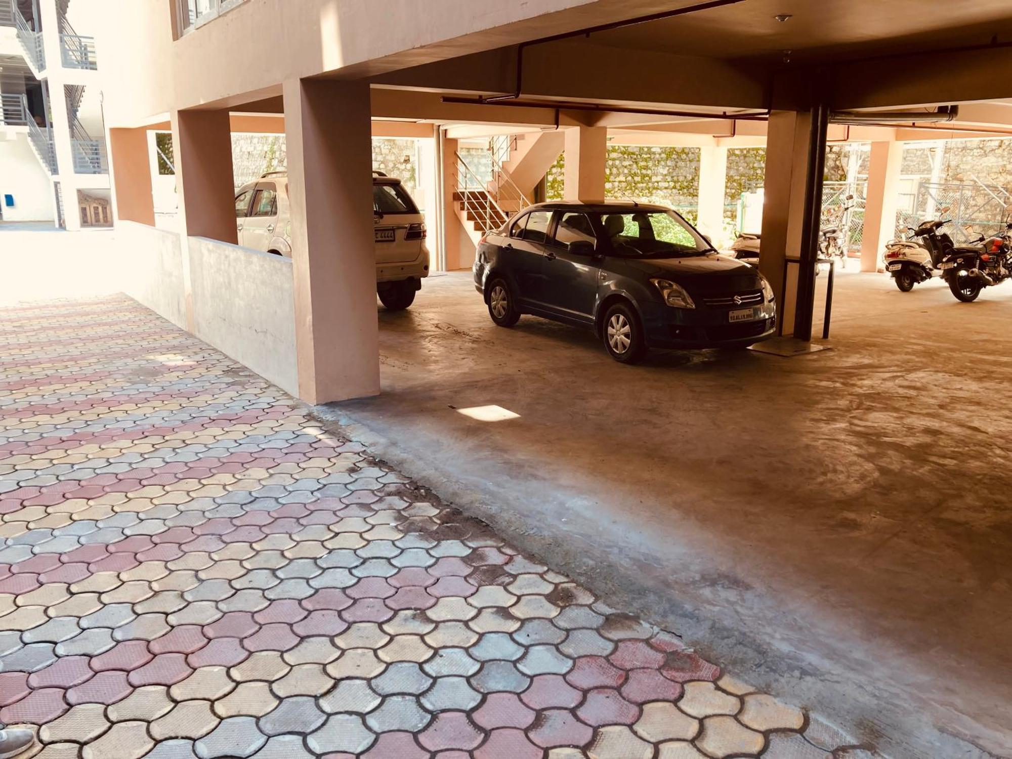 Vista Resort, Manali - ! Near Mall Road !! Hot & Cold Ac Rooms !! Best Selling !! Big Parking !! Luxury Collection !! Open Terrace !! Lift !! Playing Zone !! Property Of The Year ! Buitenkant foto