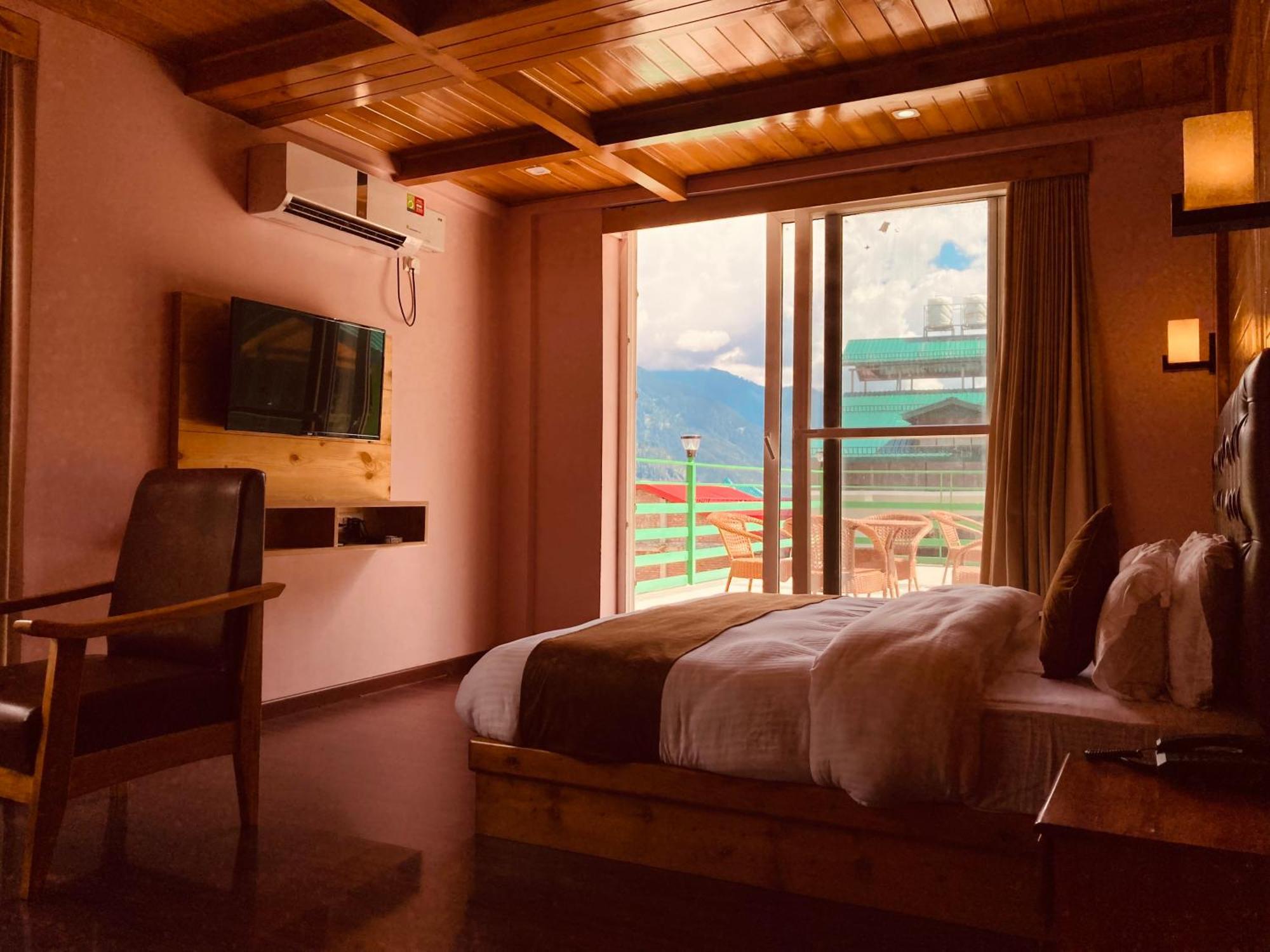Vista Resort, Manali - ! Near Mall Road !! Hot & Cold Ac Rooms !! Best Selling !! Big Parking !! Luxury Collection !! Open Terrace !! Lift !! Playing Zone !! Property Of The Year ! Buitenkant foto